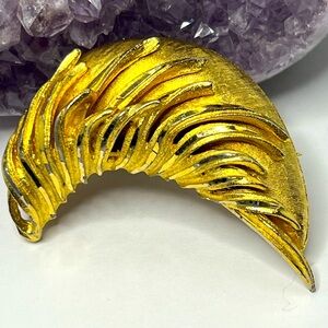 B.S.K. Midcentury 1950's Gold Tone Crescent Shaped Feather Design Brooch